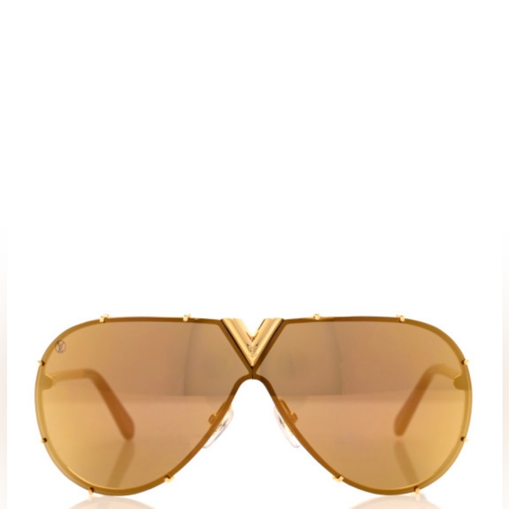 AUTHENTIC: LV Drive Sunglasses Z0896W Gold.